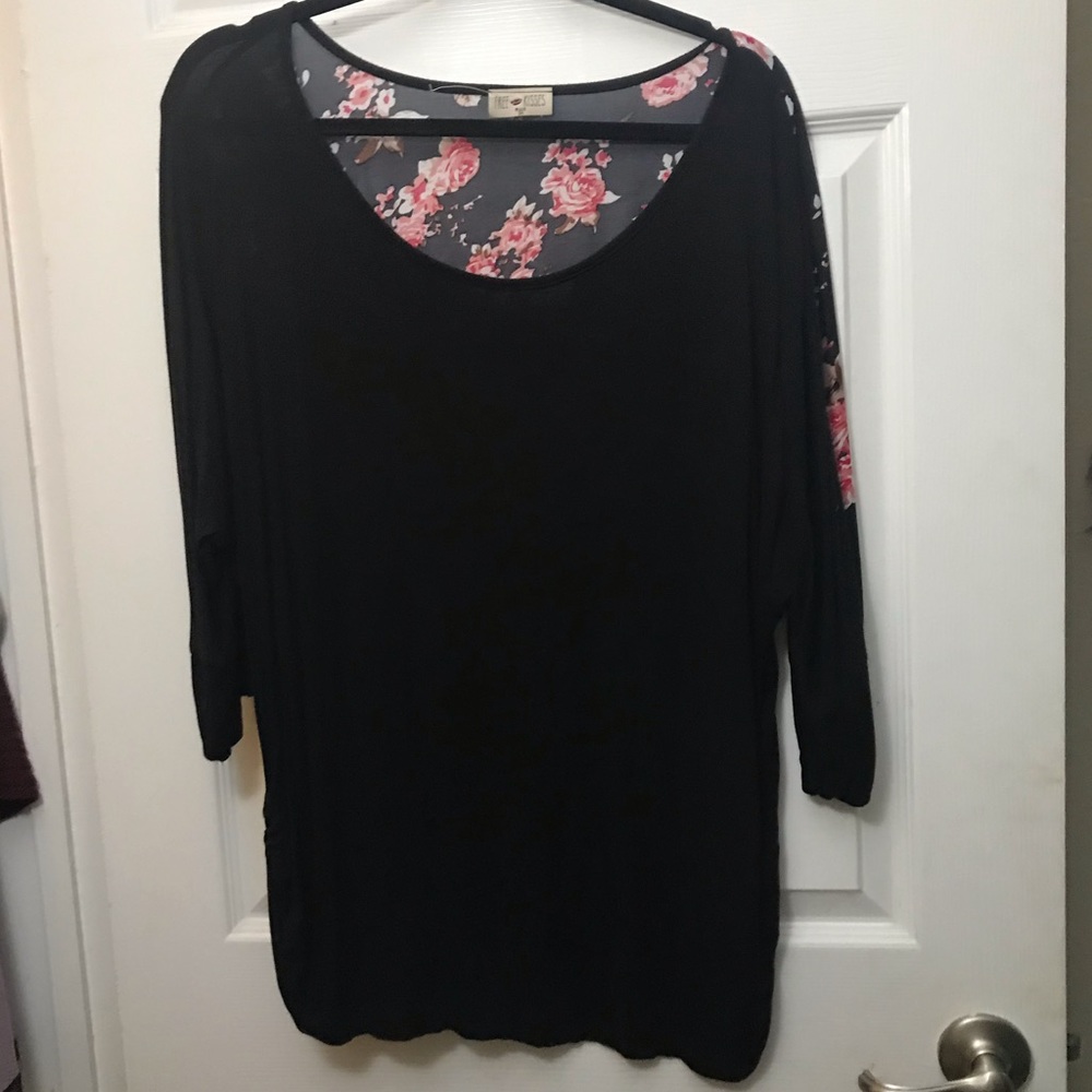 BNWOT Floral-Backed Batwing Sleeve Top